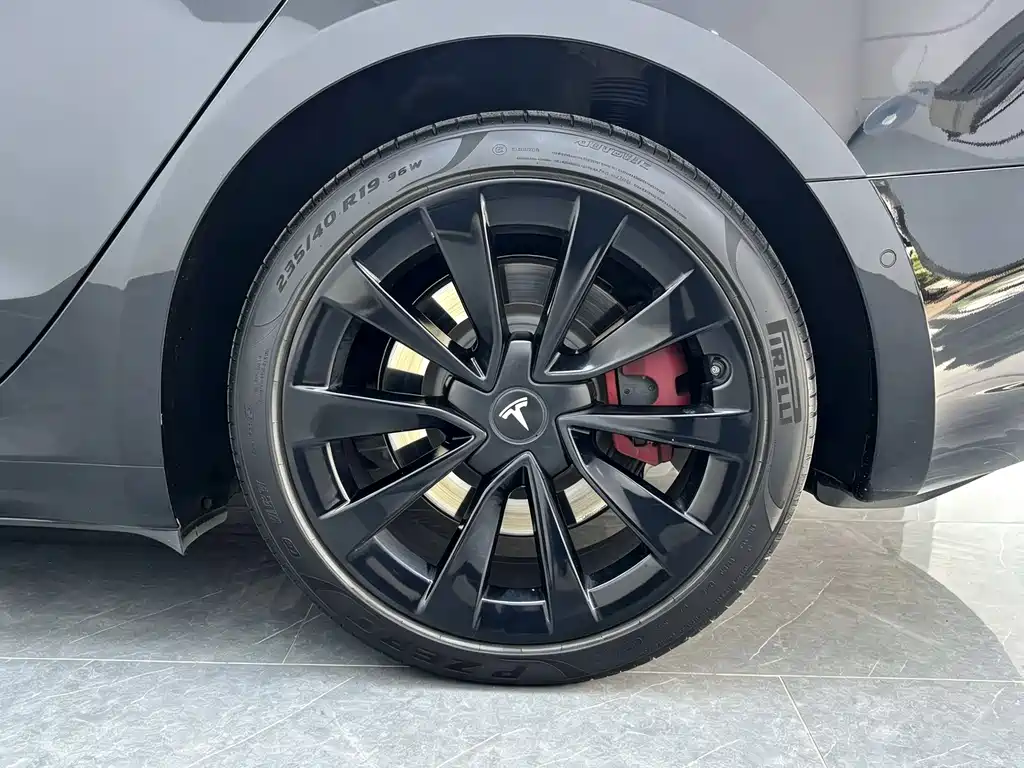 Tesla Model 3 — миниатюра 14