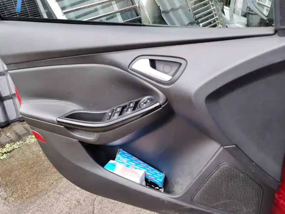 Ford Focus — миниатюра 7