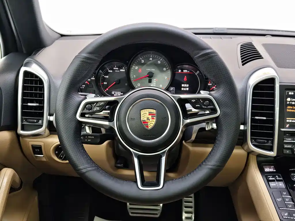 Porsche Cayenne — миниатюра 28