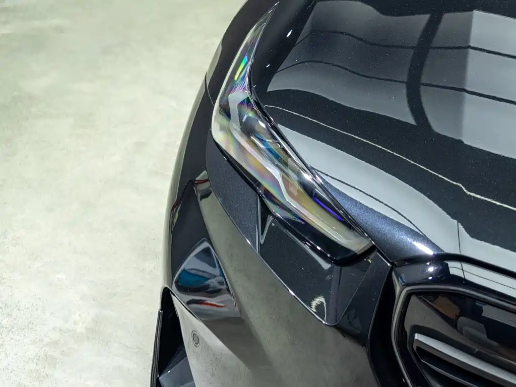 BMW M5 New Energy — миниатюра 17