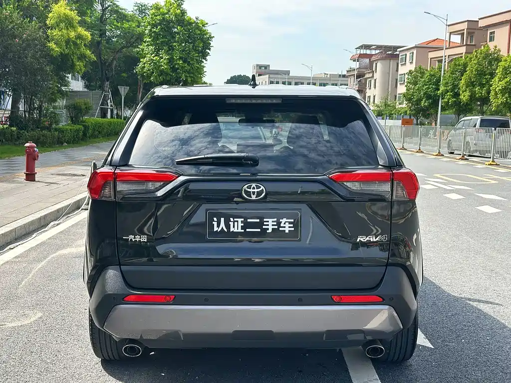 Toyota RAV4 — миниатюра 6