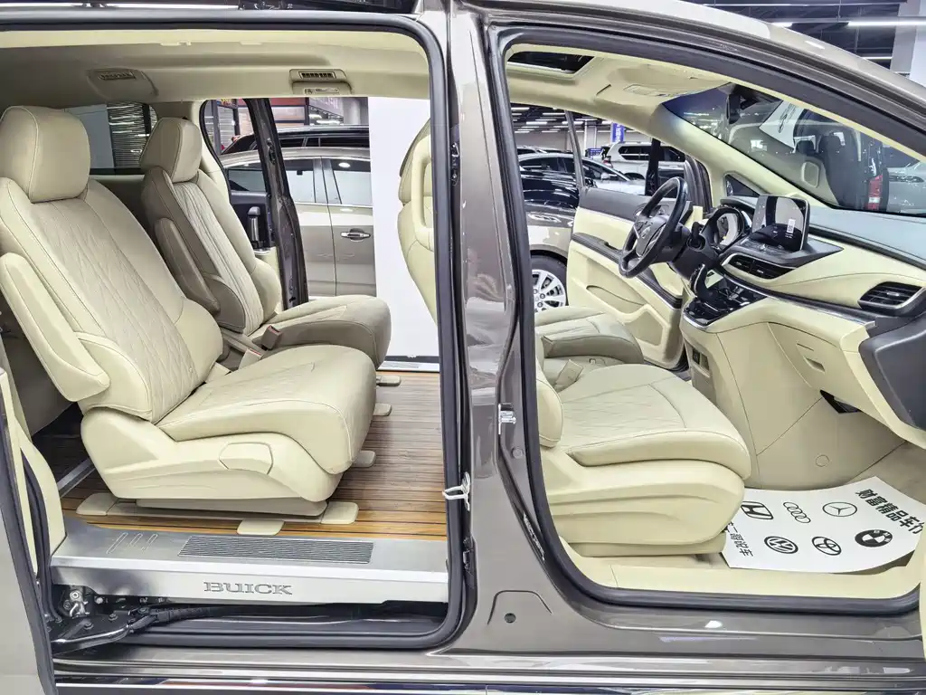 Buick GL8 — миниатюра 11