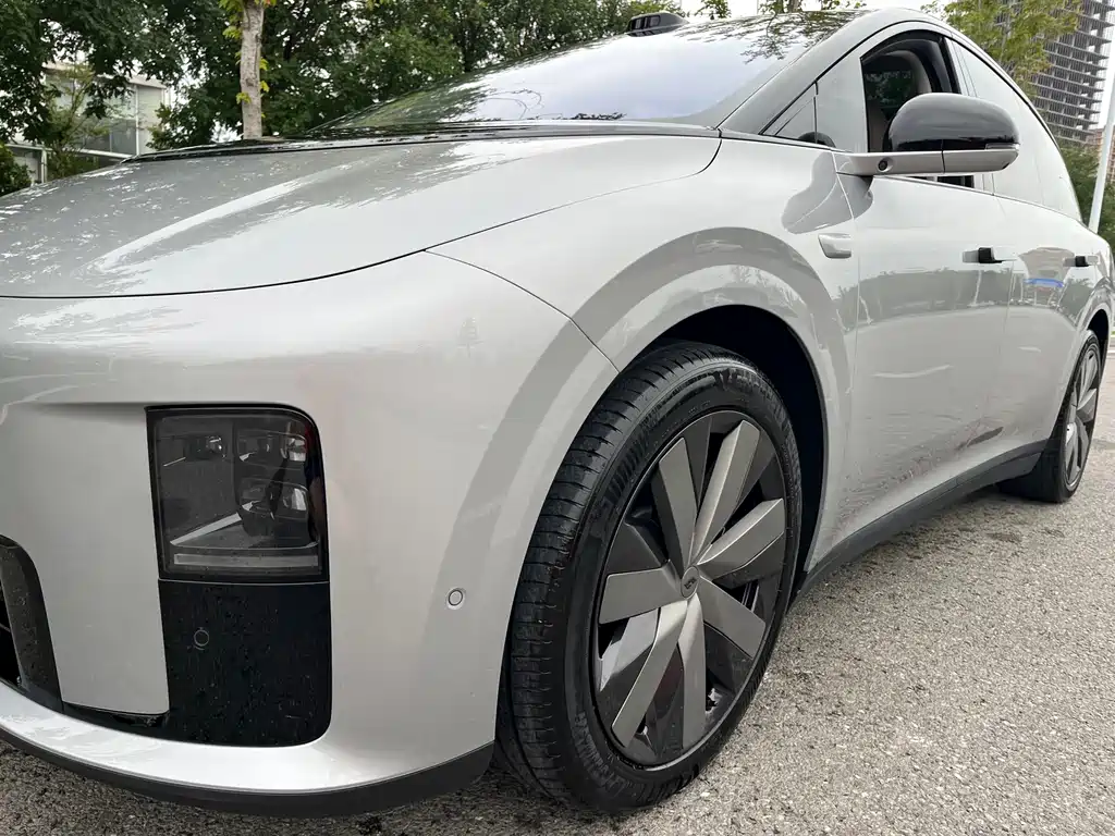 Li Auto Идеальный I8 — миниатюра 4