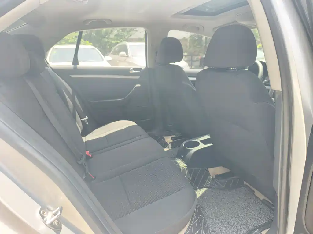 Volkswagen Sagitar 1.6L Auto Fashion Type, фото 8
