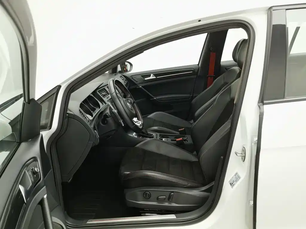 Volkswagen Golf GTI — миниатюра 10