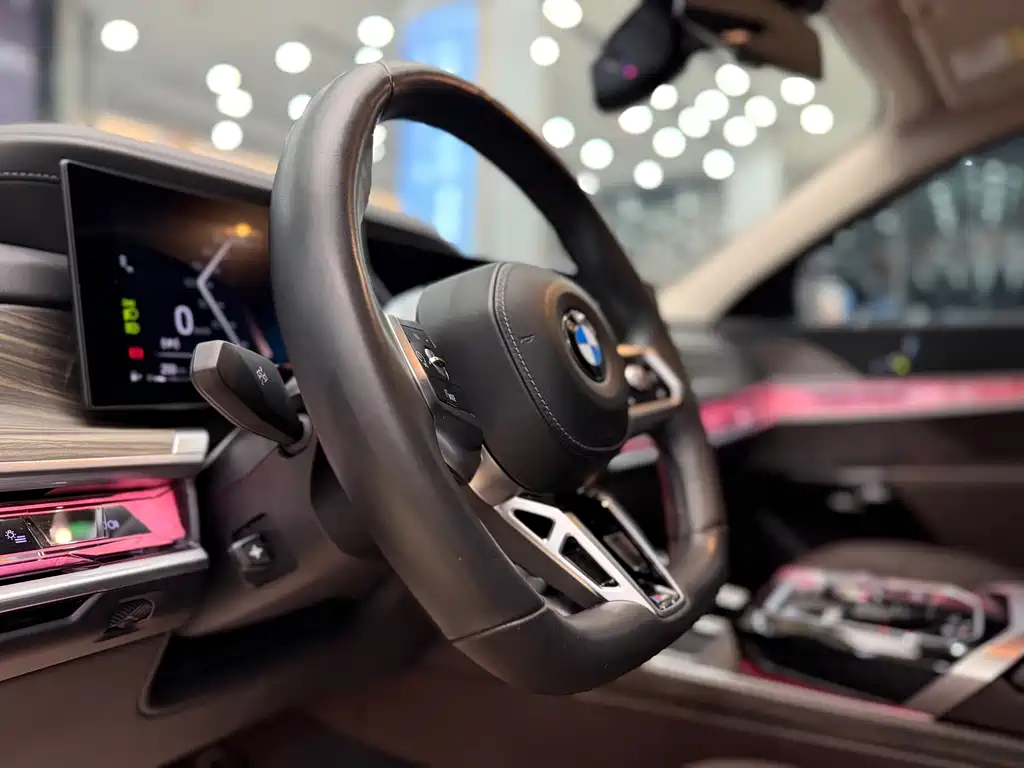 BMW 7 Series — миниатюра 14
