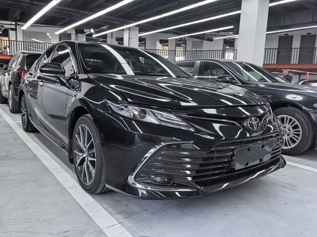 Toyota Camry — миниатюра 3
