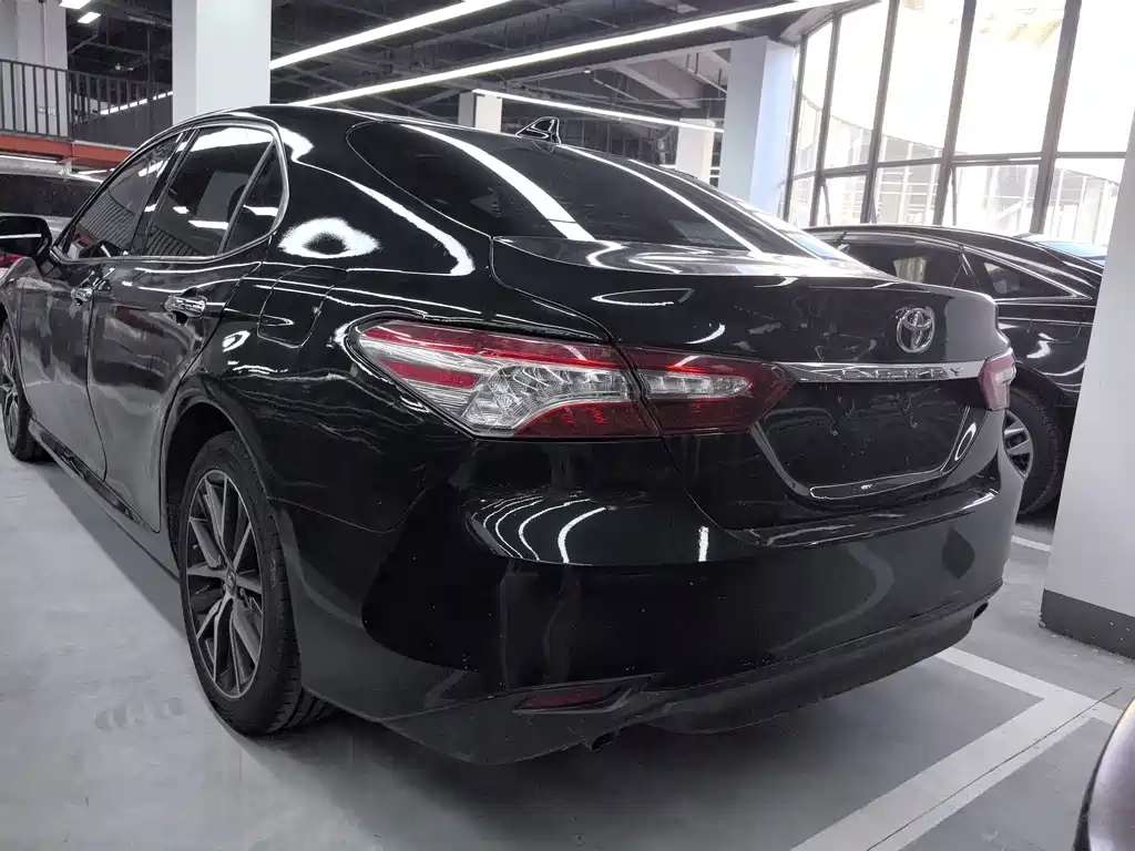 Toyota Camry — миниатюра 19