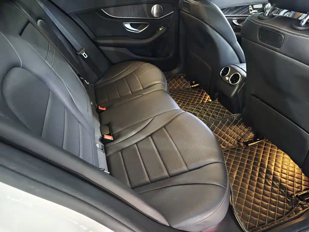 Mercedes-Benz C-Class — миниатюра 7