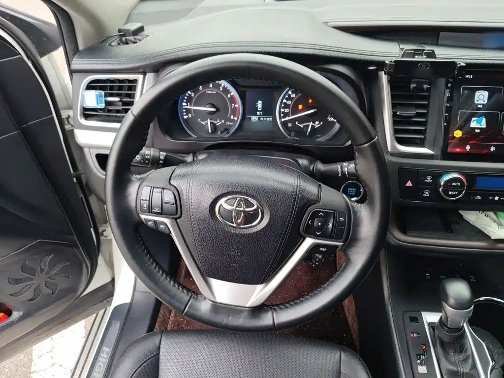 Toyota Highlander — миниатюра 11