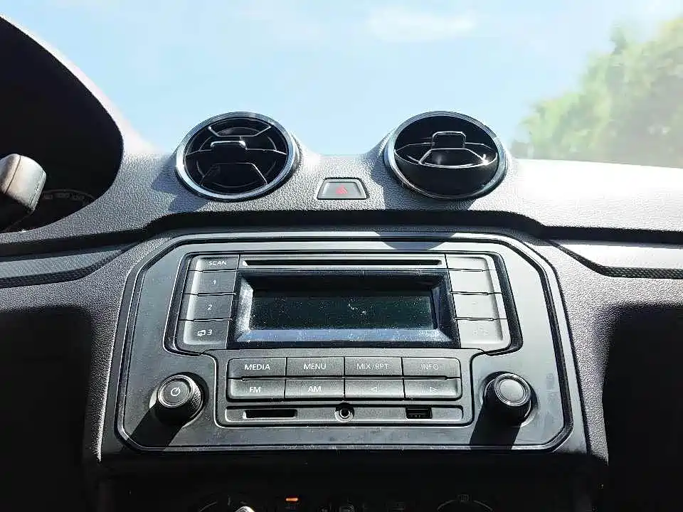 Volkswagen Jetta — миниатюра 8
