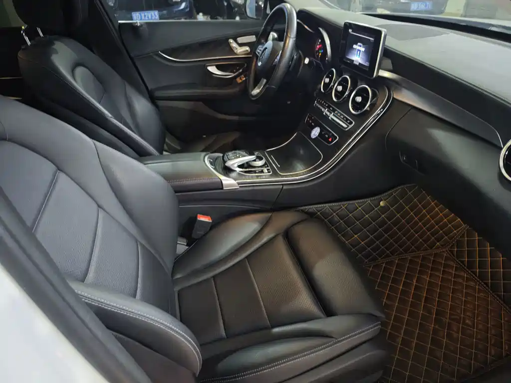 Mercedes-Benz C-Class — миниатюра 6