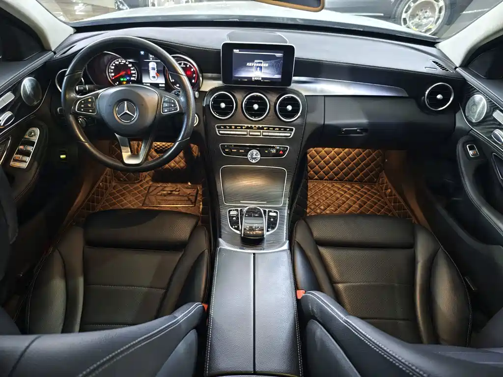 Mercedes-Benz C-Class — миниатюра 8
