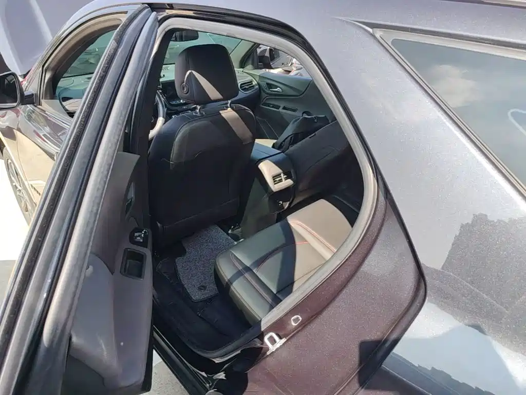 Chevrolet Equinox — миниатюра 22