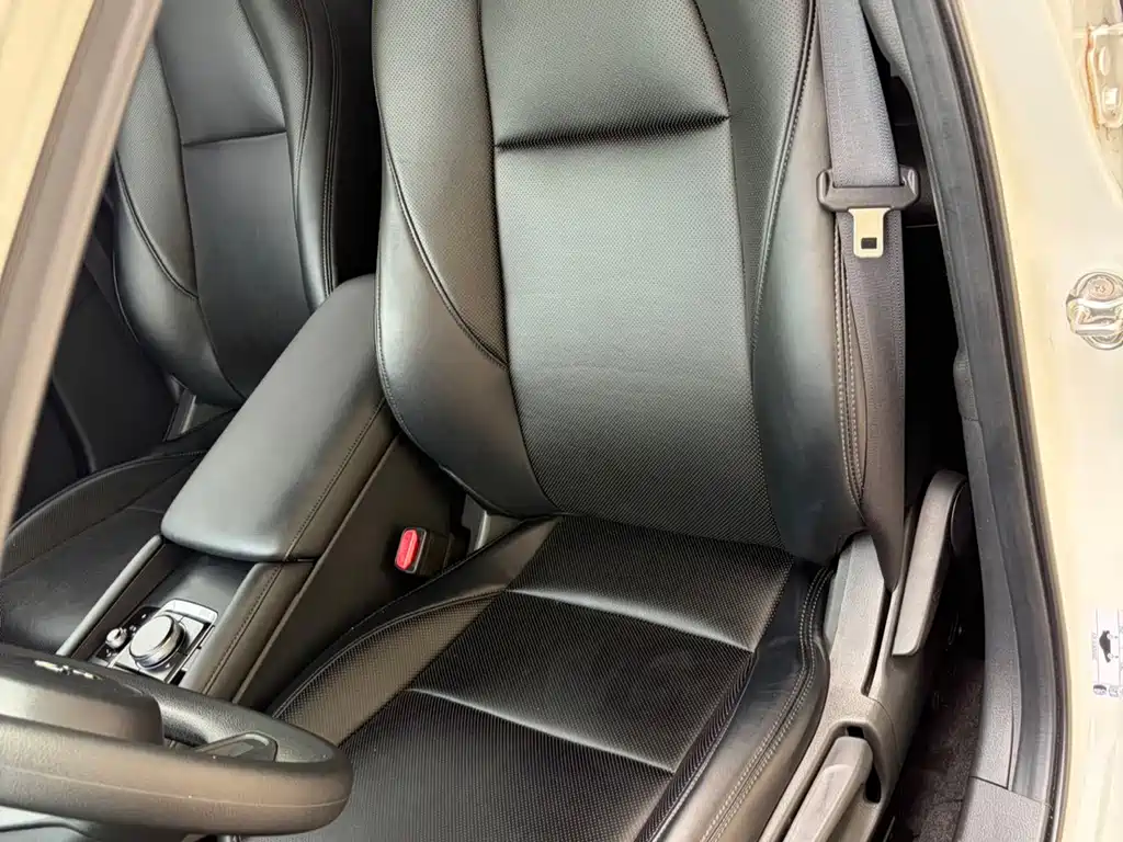 Mazda 3 Axela — миниатюра 6