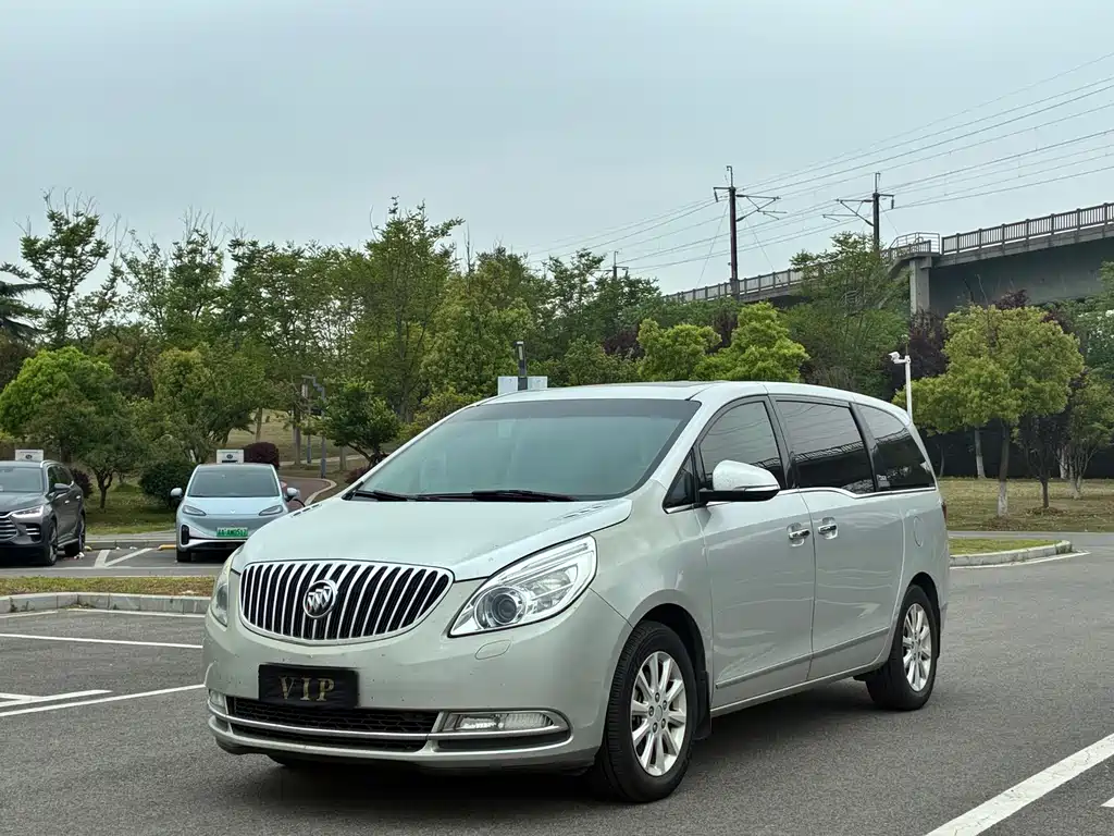 Buick GL8 2012