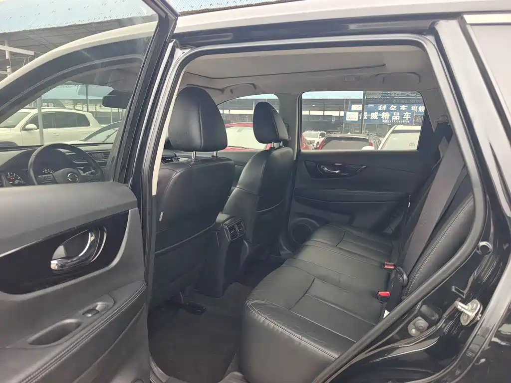 Nissan X-Trail — миниатюра 7