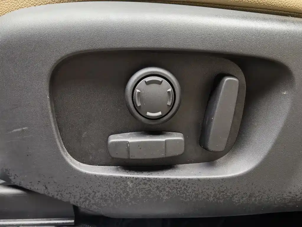 LAND ROVER DISCOVER SPORTS