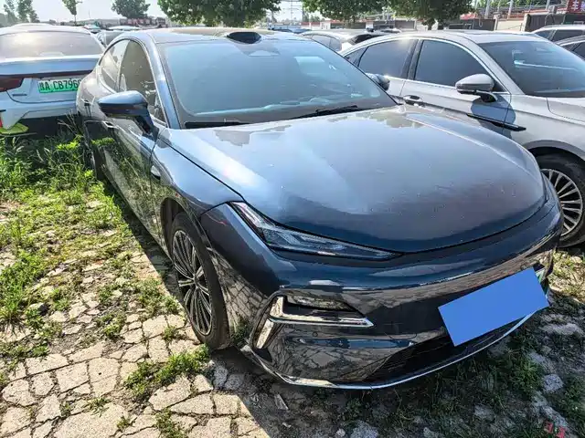 2025 Geely Galaxy Xingyao 8