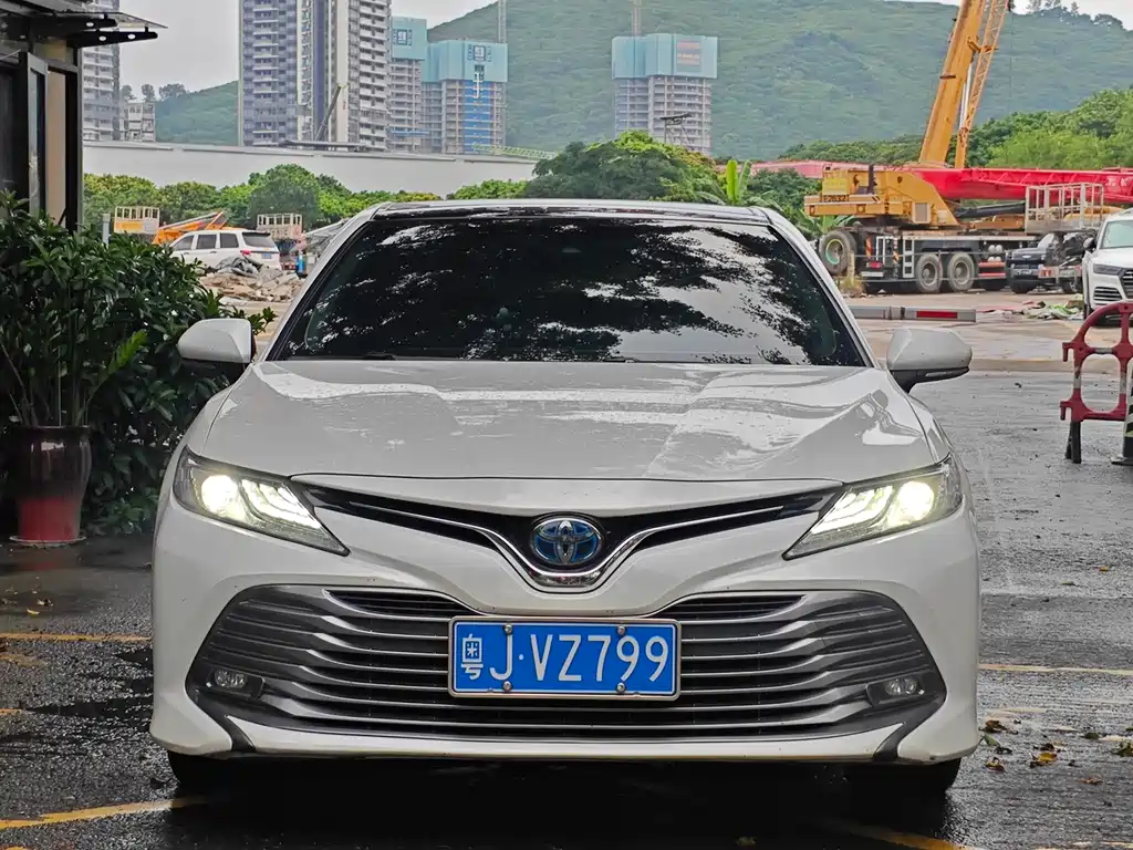 Toyota Camry — миниатюра 3