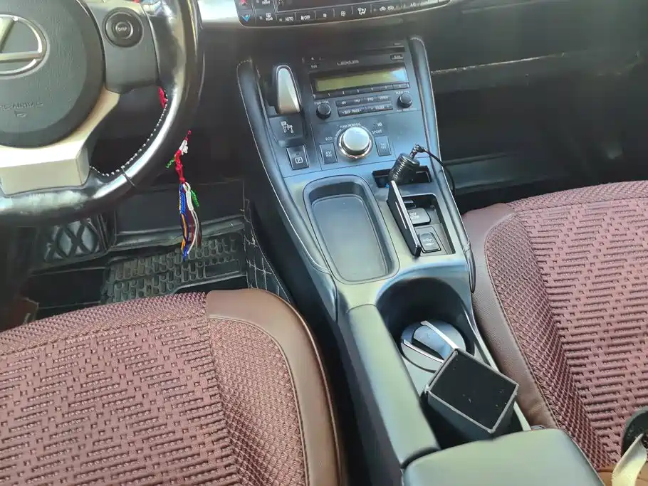 Lexus CT — миниатюра 16