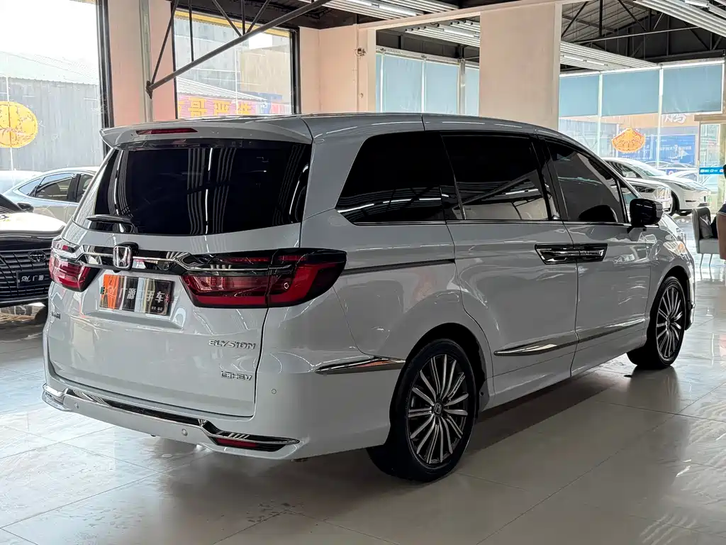 Honda Elysion — миниатюра 4