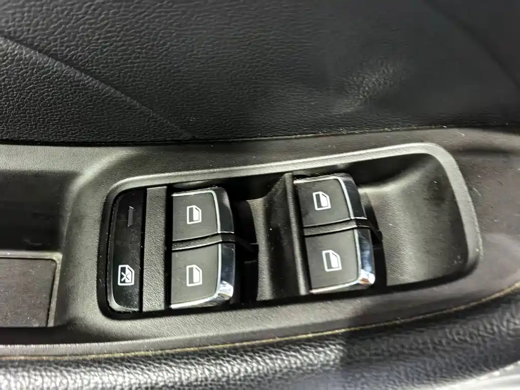 Roewe Ei5 — миниатюра 6