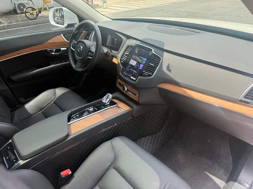 Volvo XC90 — миниатюра 11