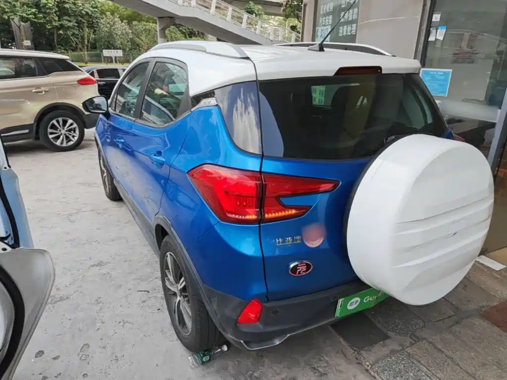 BYD Yuan EV — миниатюра 5