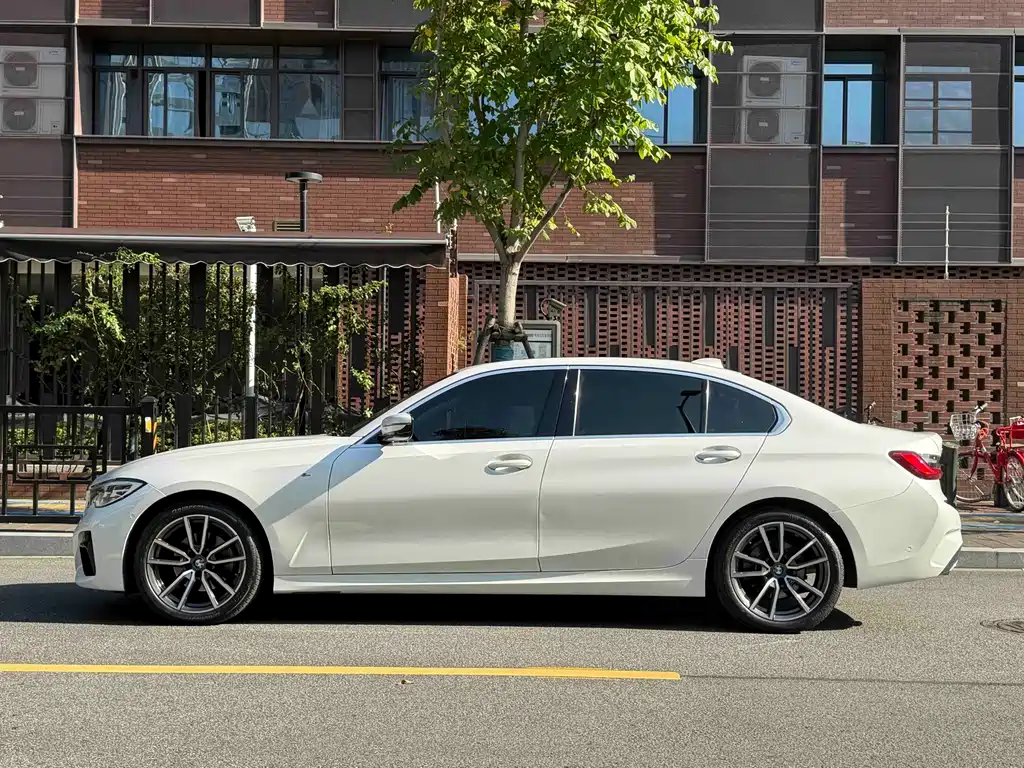 BMW 3 Series — миниатюра 3