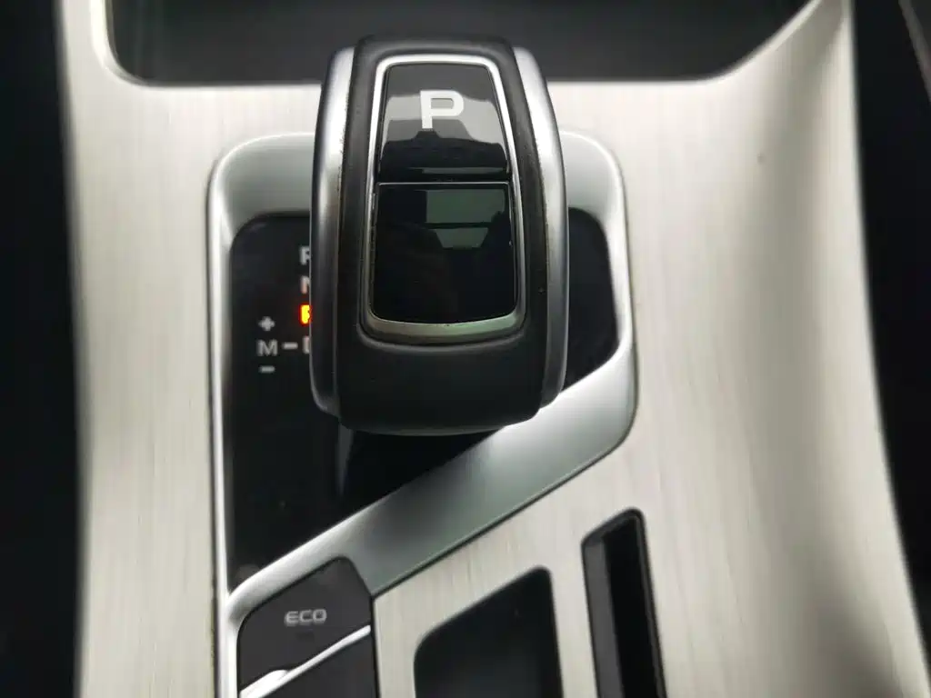 Geely Binyue — миниатюра 13