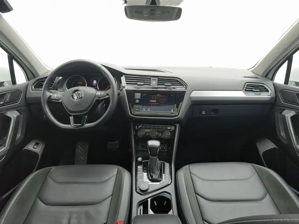 Volkswagen Tiguan L — миниатюра 5