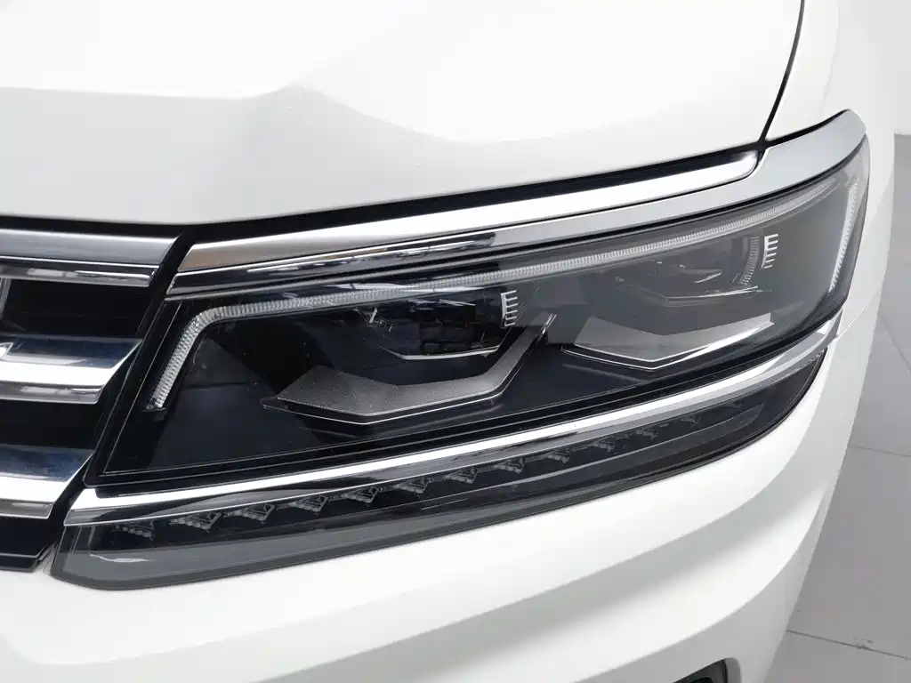 Volkswagen Tiguan L — миниатюра 7