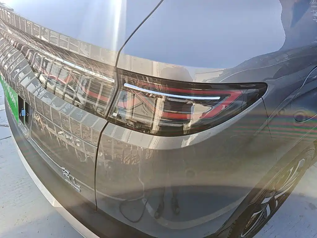 BYD L DM-i — миниатюра 8