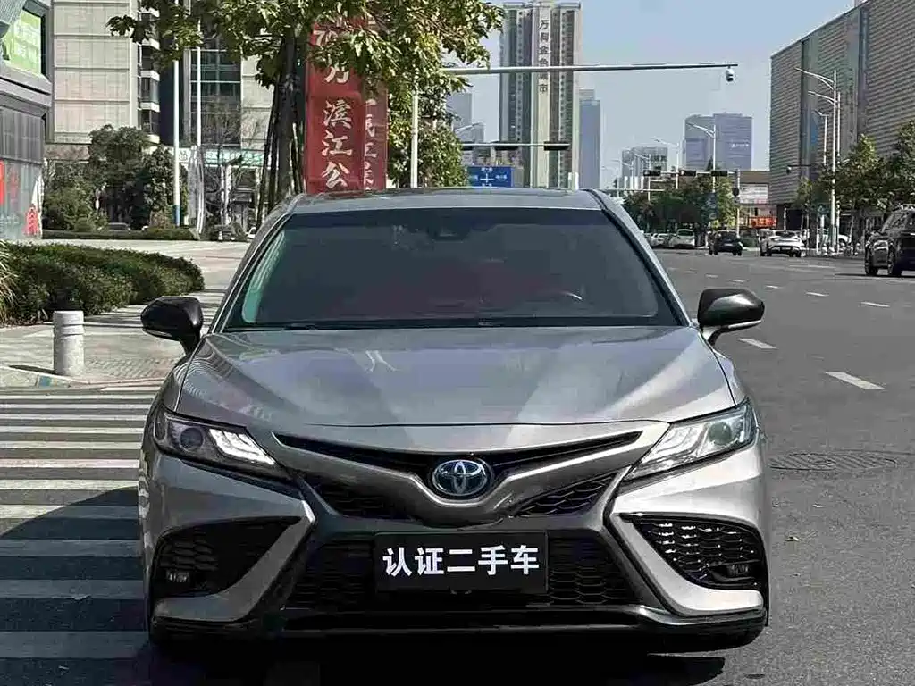 TOYOTA CAMRY