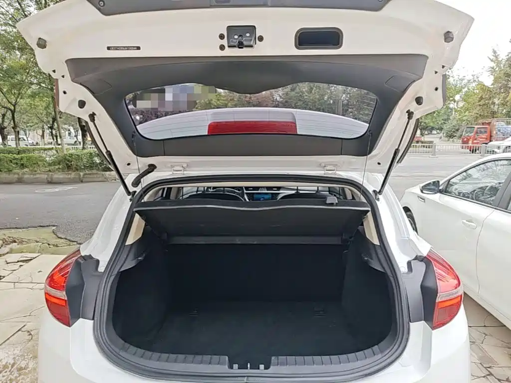 Geely Emgrand GS — миниатюра 19