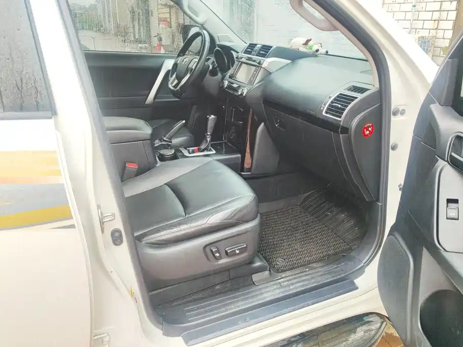 Toyota Prado — миниатюра 8