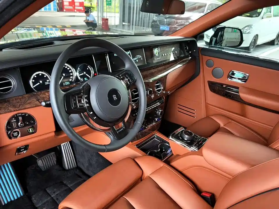 Rolls-Royce Phantom — миниатюра 17