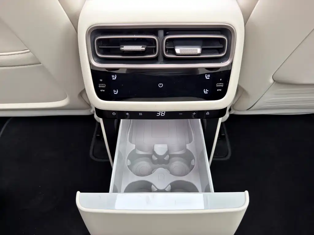Li Auto Идеальный i6 — миниатюра 8