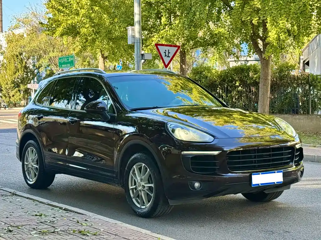 Porsche Cayenne — миниатюра 4