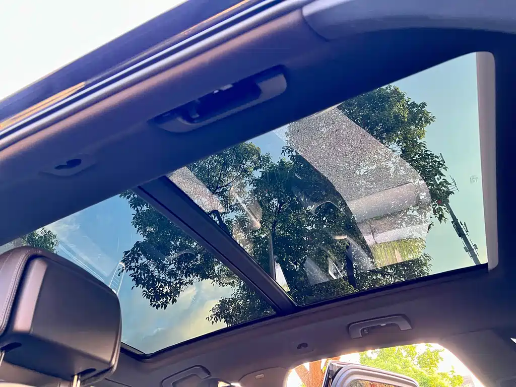 Porsche Cayenne — миниатюра 10