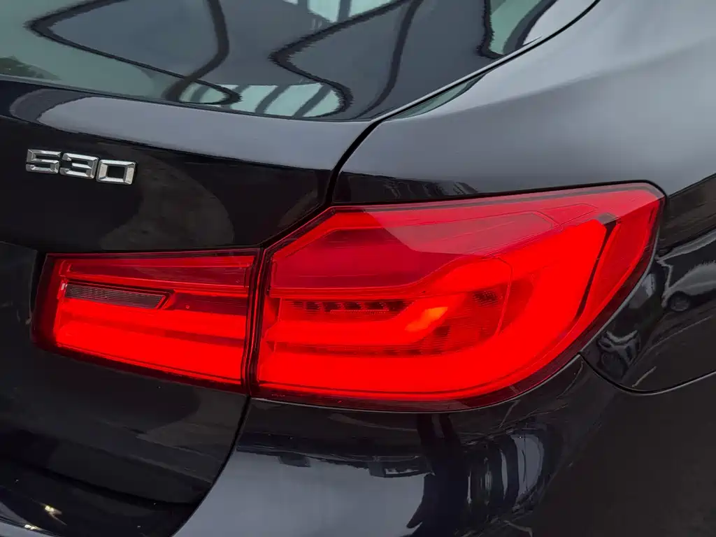 BMW 5 Series — миниатюра 28