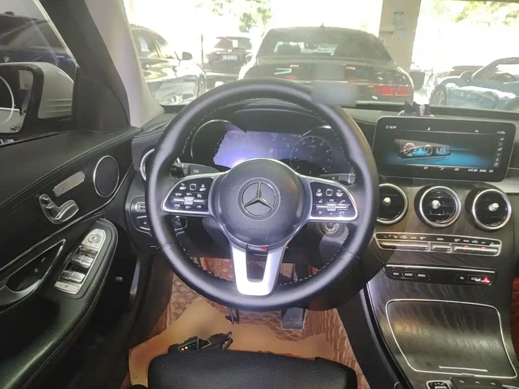 Mercedes-Benz C-Class — миниатюра 11