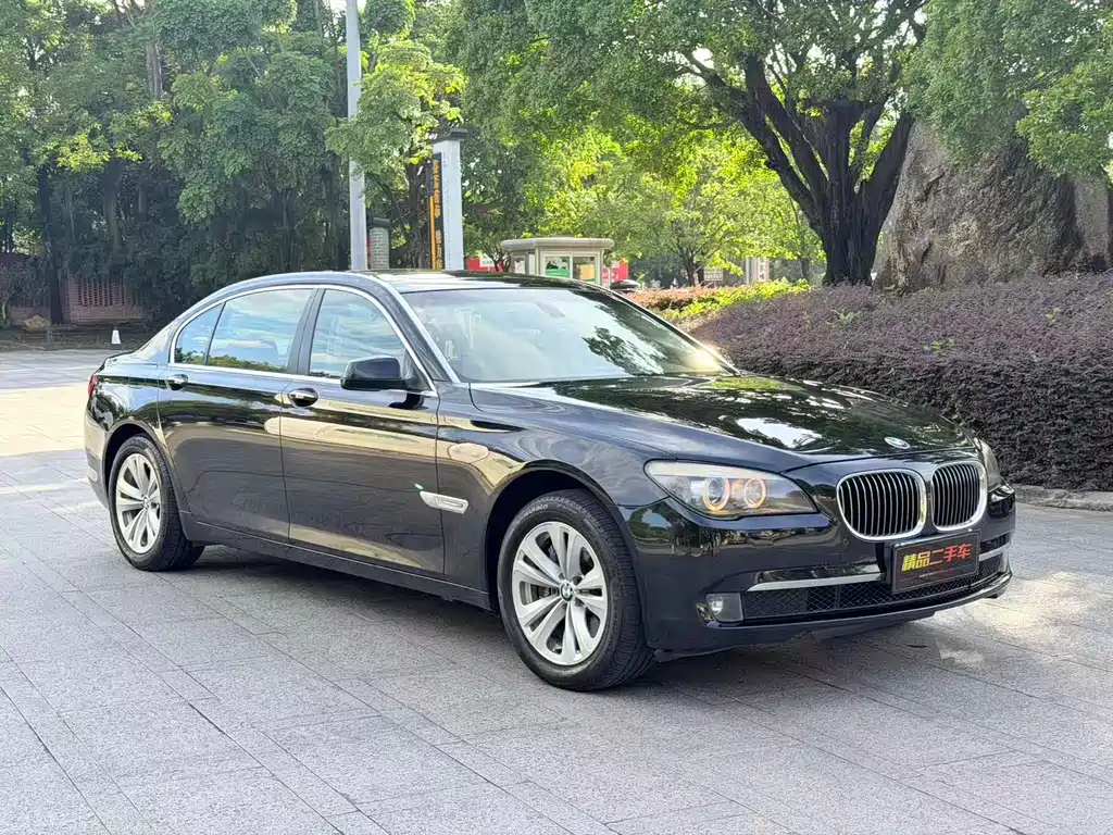 BMW 7 Series — миниатюра 3