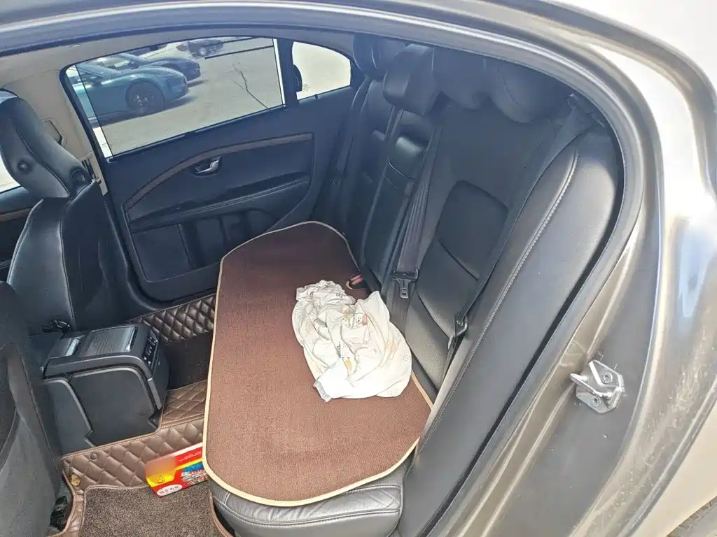 Volvo S80L — миниатюра 18