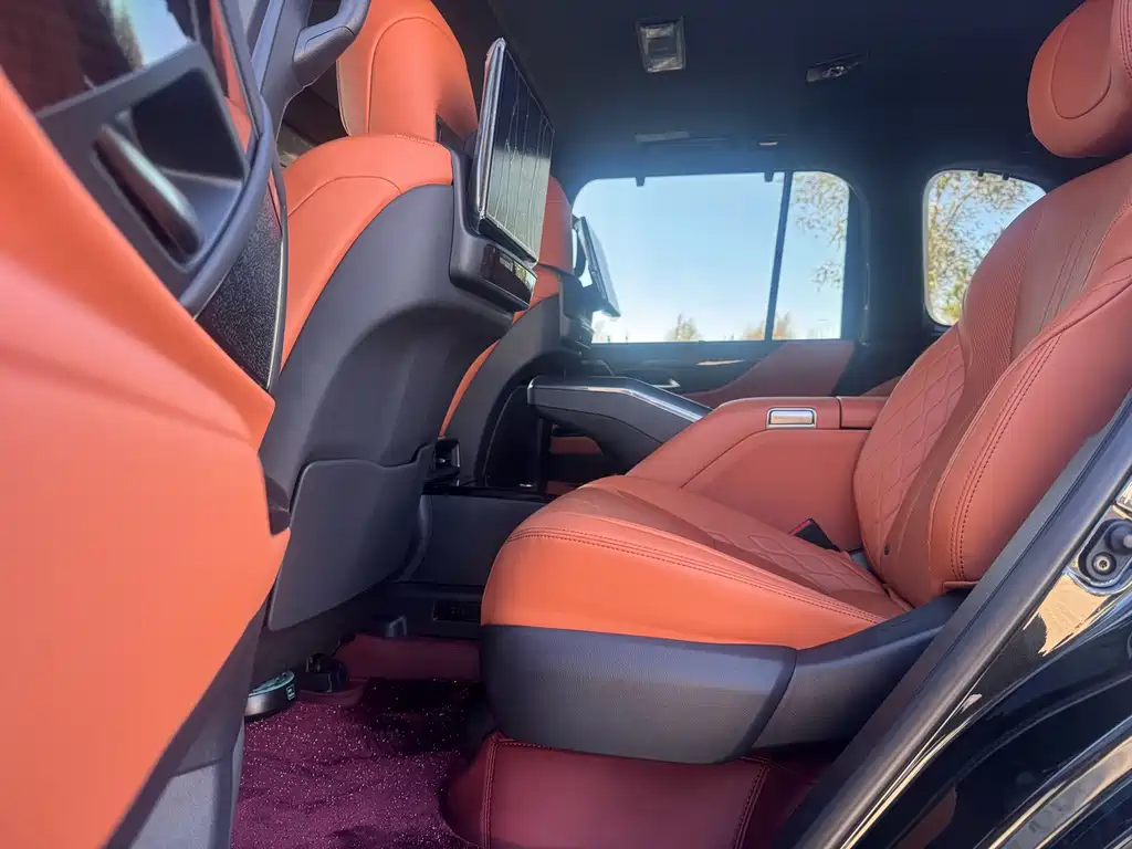 Lexus LX — миниатюра 15
