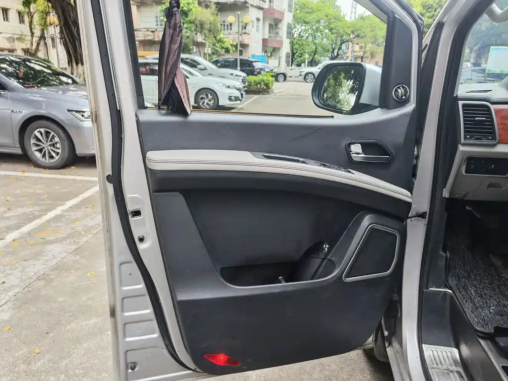 JAC Motors RUIFENG M4