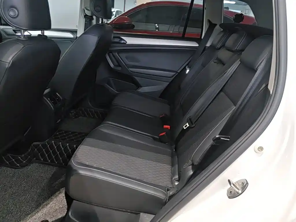 Volkswagen Tiguan L — миниатюра 17
