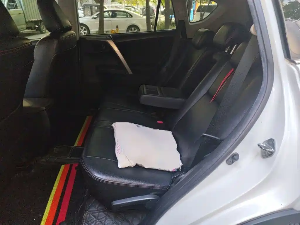 Toyota RAV4 — миниатюра 18