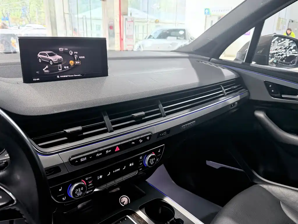 Audi Q7 — миниатюра 7